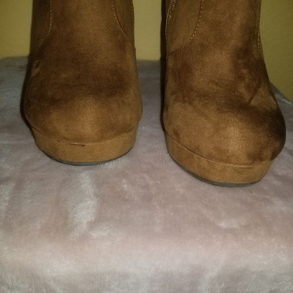 Mossimo Heeled Booties - Picture 5 of 7